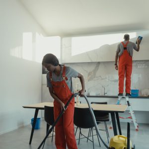 Professional Technical Cleaning: High-Reach Windows, Facades, and Post-Construction